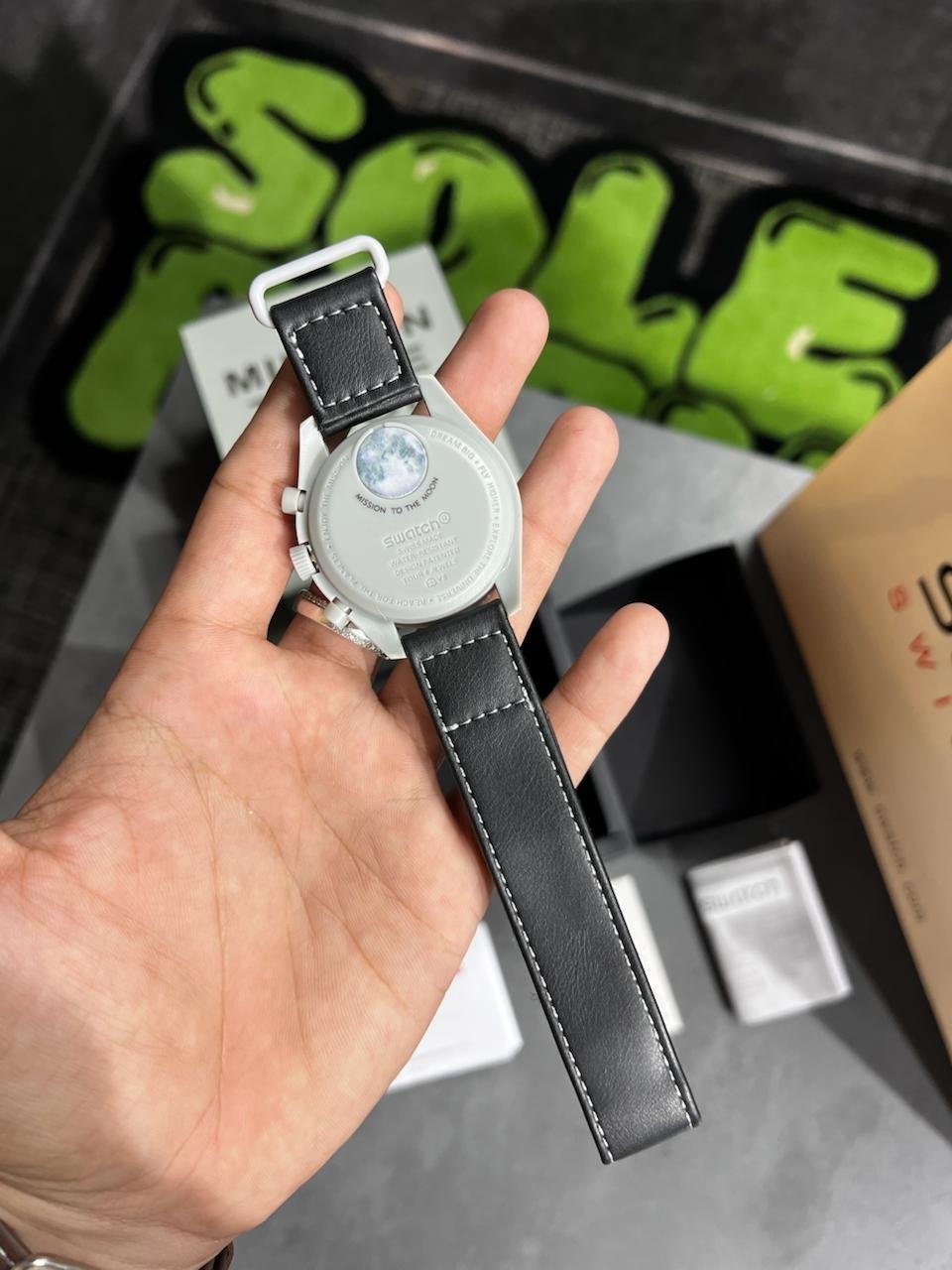 Swatch X Omega Bioceramic Moonswatch Mission To The Moon With Kit - Image 2
