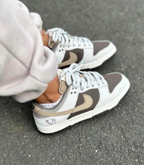 Nikee Sb Dunk Low x Otomo Katsuhiro Dark Brown - Image 2
