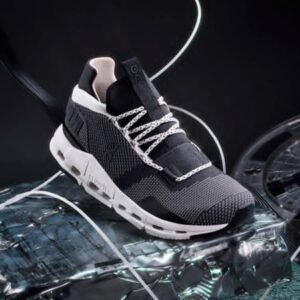 *On Cloud Running Nova "Black White"(1st Time In India & With OG Box Packing)