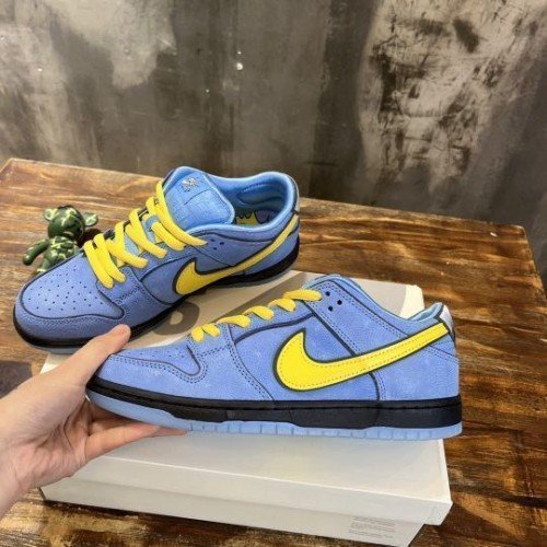 NIKEE SB DUNK LOW THE POWER PUFF BUBBLES - Image 4