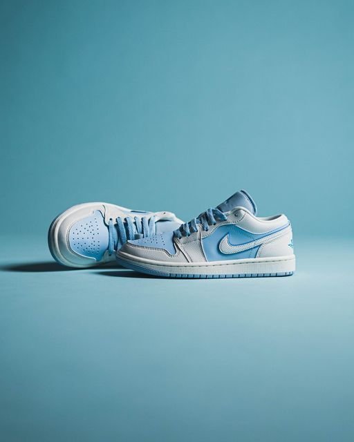 Air Jordan 1 Low SE Reverse Ice Blue - Image 3