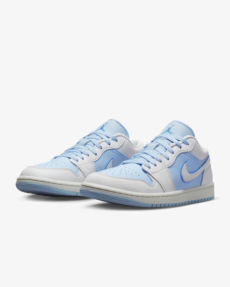 Air Jordan 1 Low SE Reverse Ice Blue
