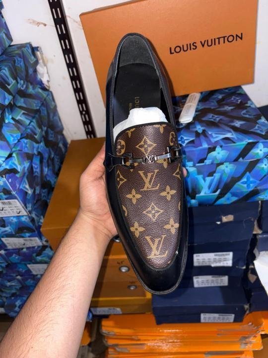 LOUISS VUITTON premium italian party loafer - Image 2