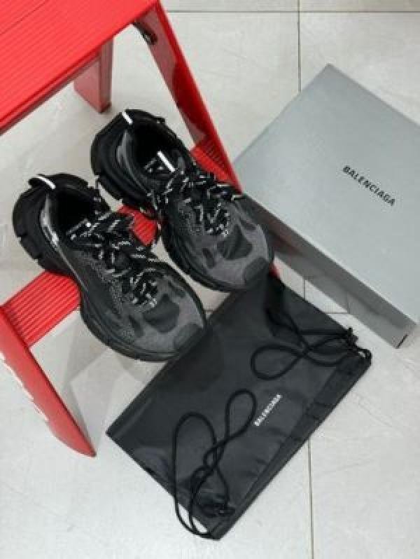 BALENCIAG.A 3 XL X UNDE.R ARMOUR BLACK - Image 4