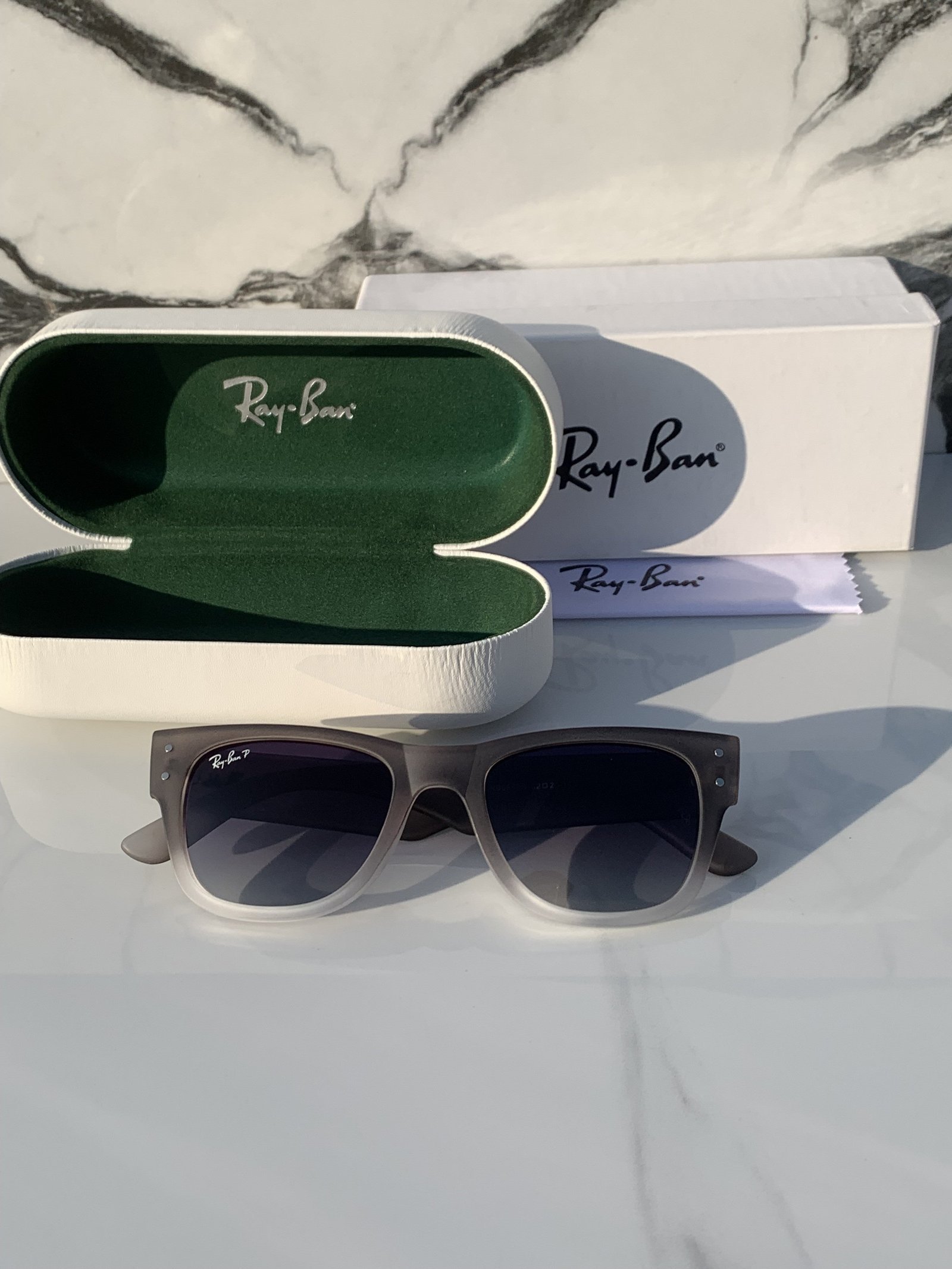 Branded RB Grey 0840 Sunglasses (With Original Kit) - Image 2