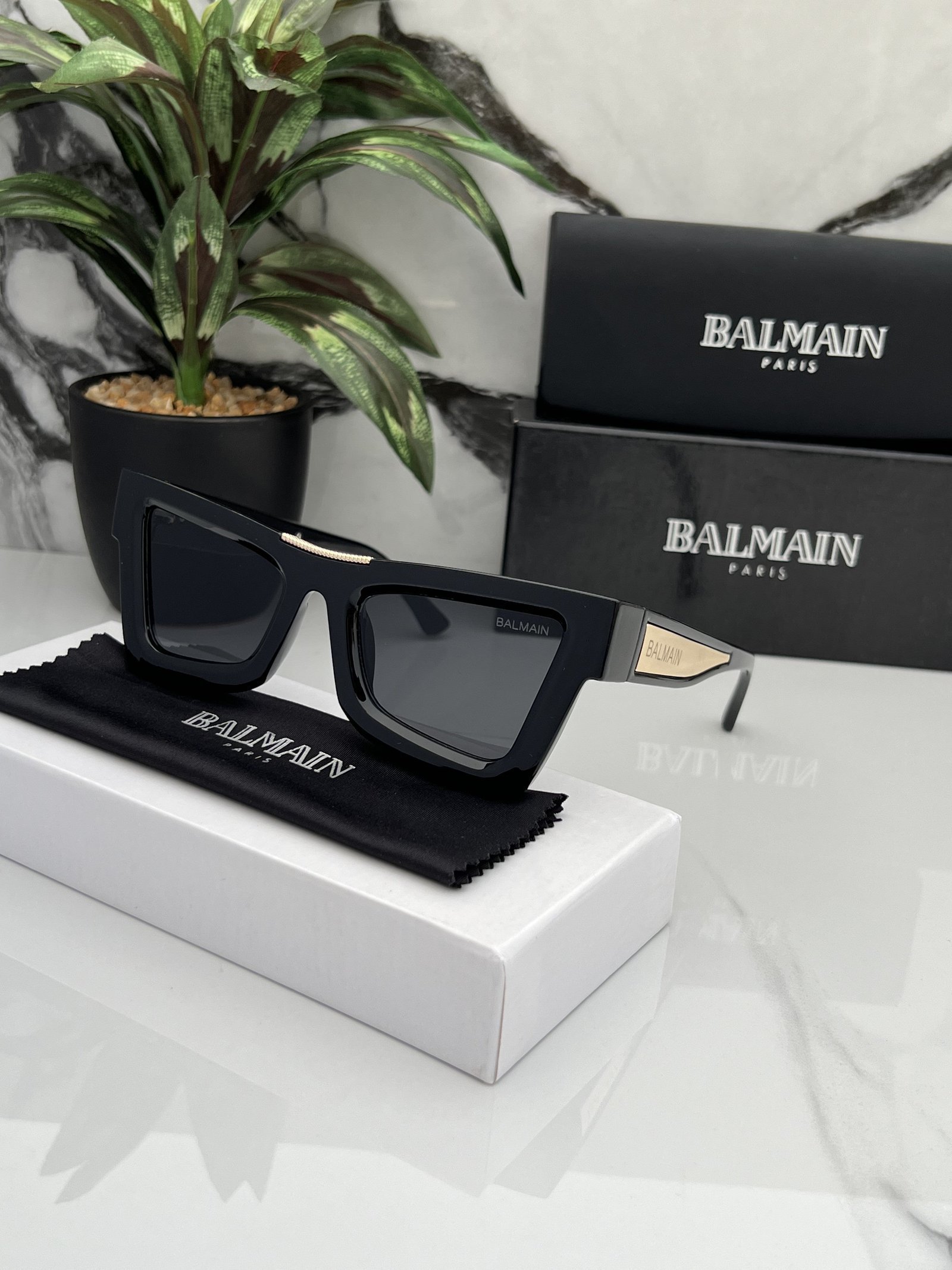 Branded BLMN Bold 4 Full Black Sunglasses (With Original Kit) - Image 4