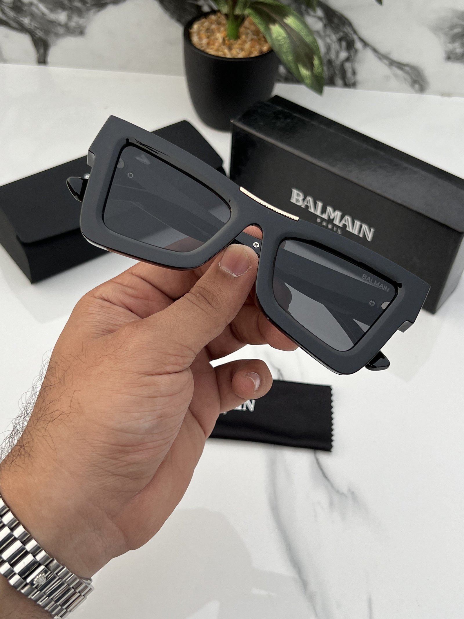 Branded BLMN Bold 4 Full Black Sunglasses (With Original Kit) - Image 2