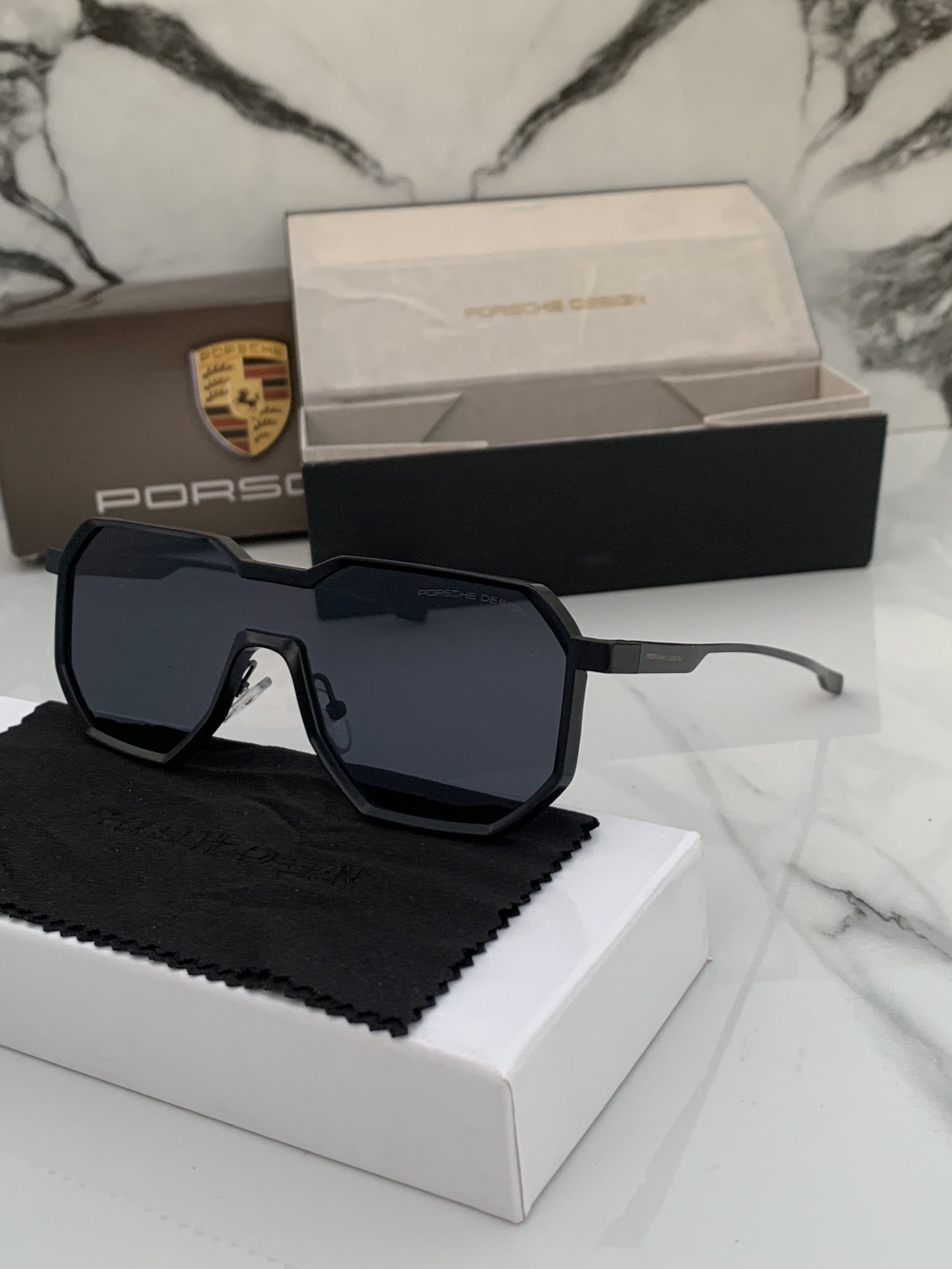 Branded design_98145_full_black Sunglasses (With Original Kit)
