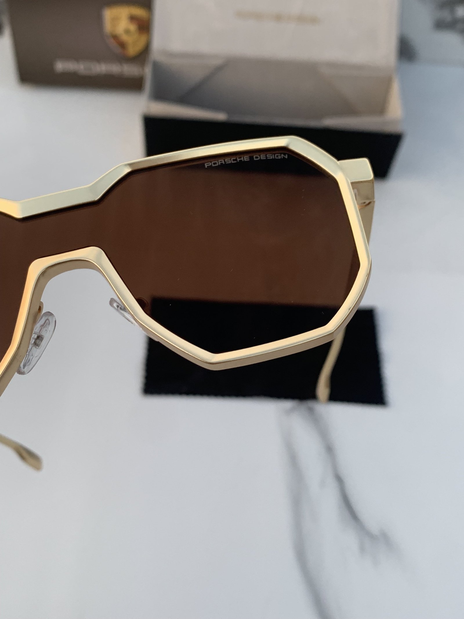 Branded Sunglasses design 98145 gold brown(With Original Kit) - Image 2