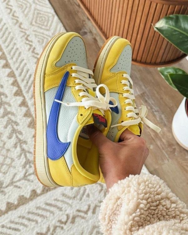 Nike Air Jordan Retro Low X Travis Scott Canary Yellow TOP BATCH UA - Image 2