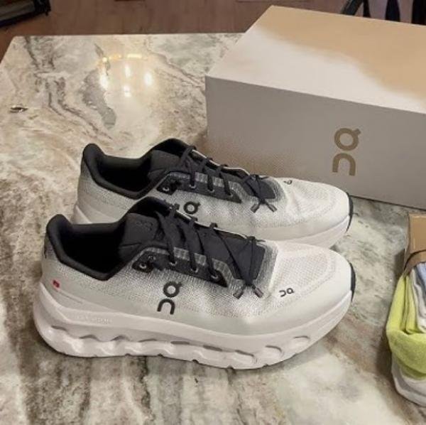 ON CLOUD Running TILT 2.0 BLACK IVORY HP TOP BATCH UA - Image 2
