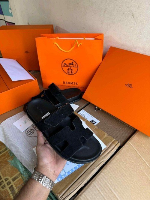 Hermes Sandal All Black 210 TOP BATCH UA - Image 2