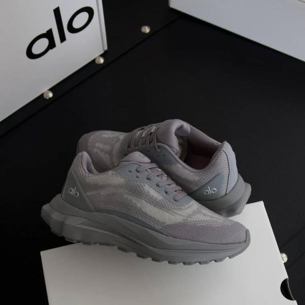 Alo Yoga Alo Runner unisex shoe in grey mesh TOP BATCH UA - Image 2