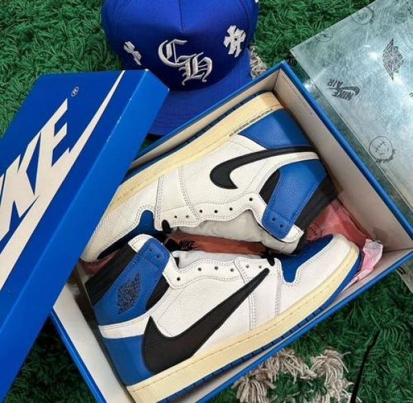 AIR JORDAN RETRO 1 TRAVIS SCOTT FRAGMENT HIGH LONG TOP BATCH UA - Image 2