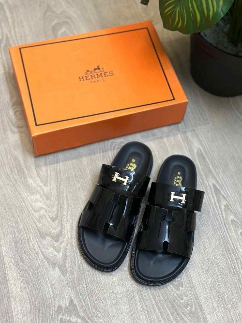Hermes Chypre Soft Comfort All Black Shine Sandal - Image 2