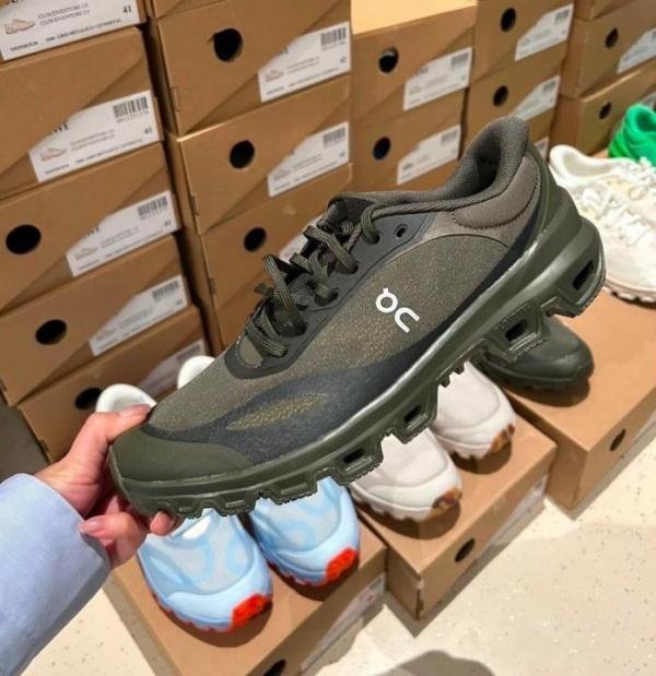 On cloud venture loewe khaki olive TOP BATCH UA - Image 2