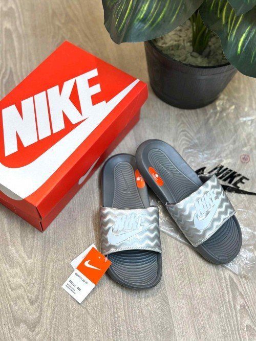 Nike Victori One Classic Textured Premium Grey Silver Flip-Flop - Image 2