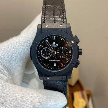 Hublot Big Bang Leather Strap Watch. - Image 2