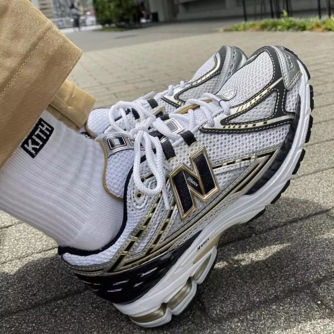 NEW BALANCE 1906R (WHITE/GOLD) - Image 4