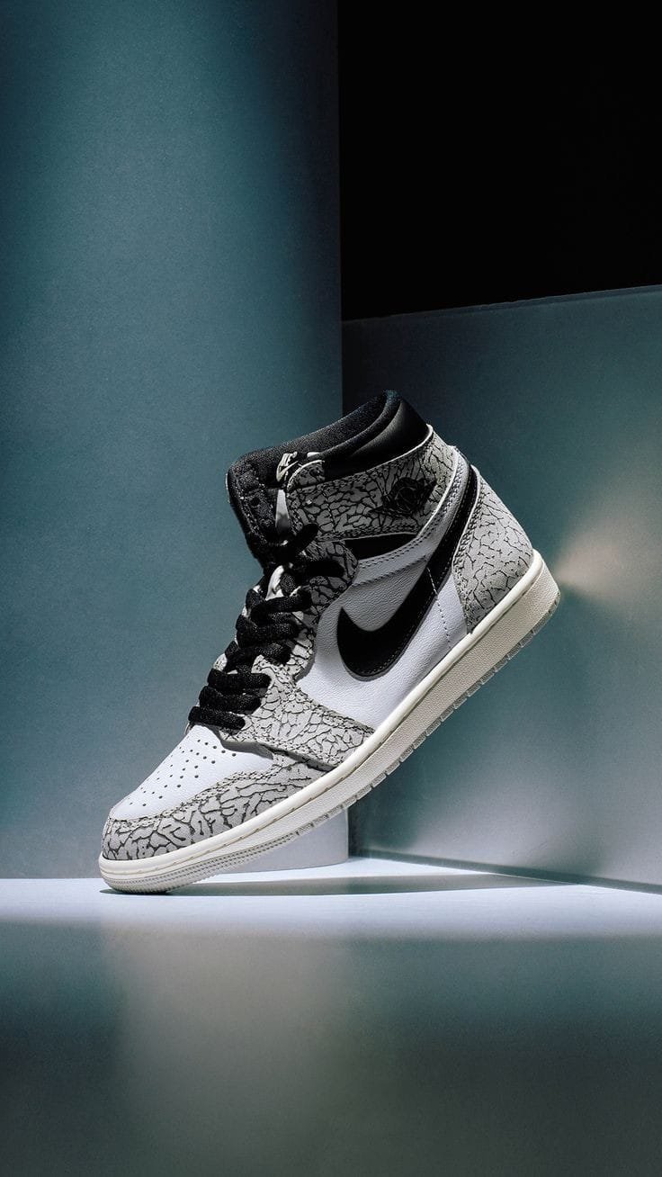 NIKE AIR JORDAN RETRO 1 - Image 3