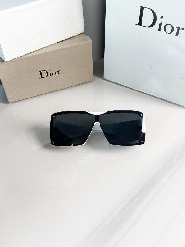 Dior White 7812 - Image 5