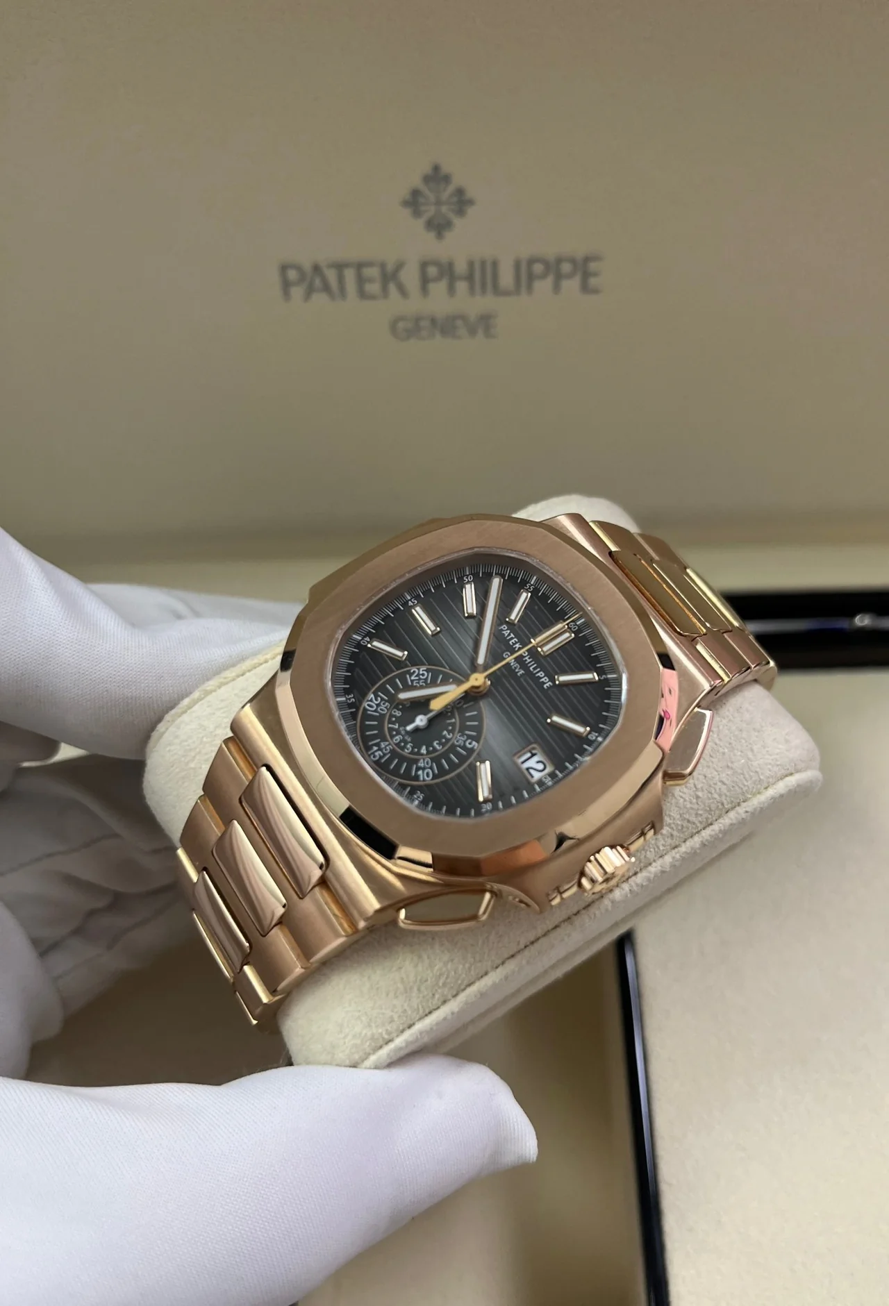 Patek Philippe Nautilus Rose Gold/ Black Gradient Dial - Image 4