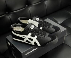 Tiger black white