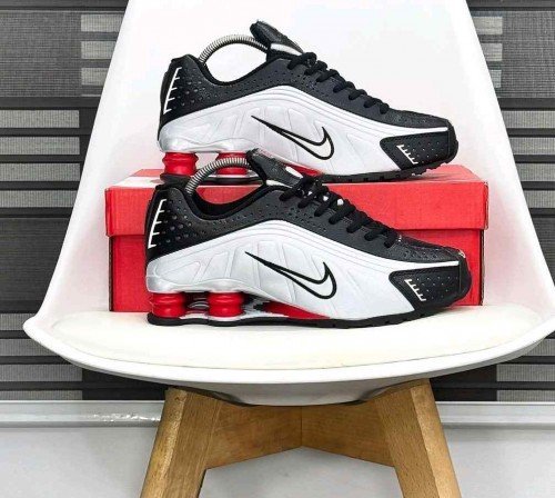Nikee Shox R4 Black Metallic Silver - Image 5