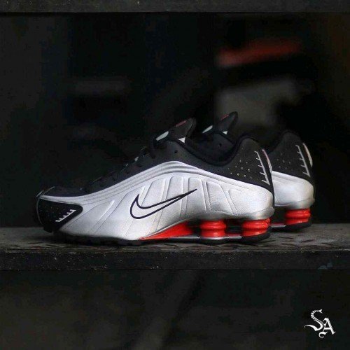 Nikee Shox R4 Black Metallic Silver - Image 3