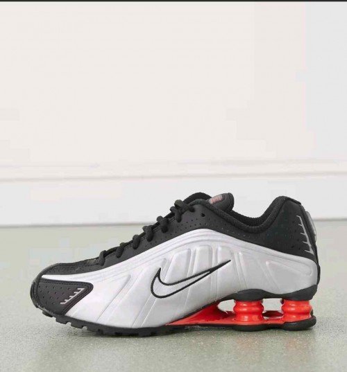 Nikee Shox R4 Black Metallic Silver - Image 2