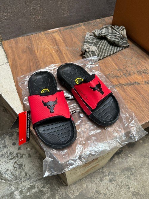 UNDER ARMOUR SLIDE