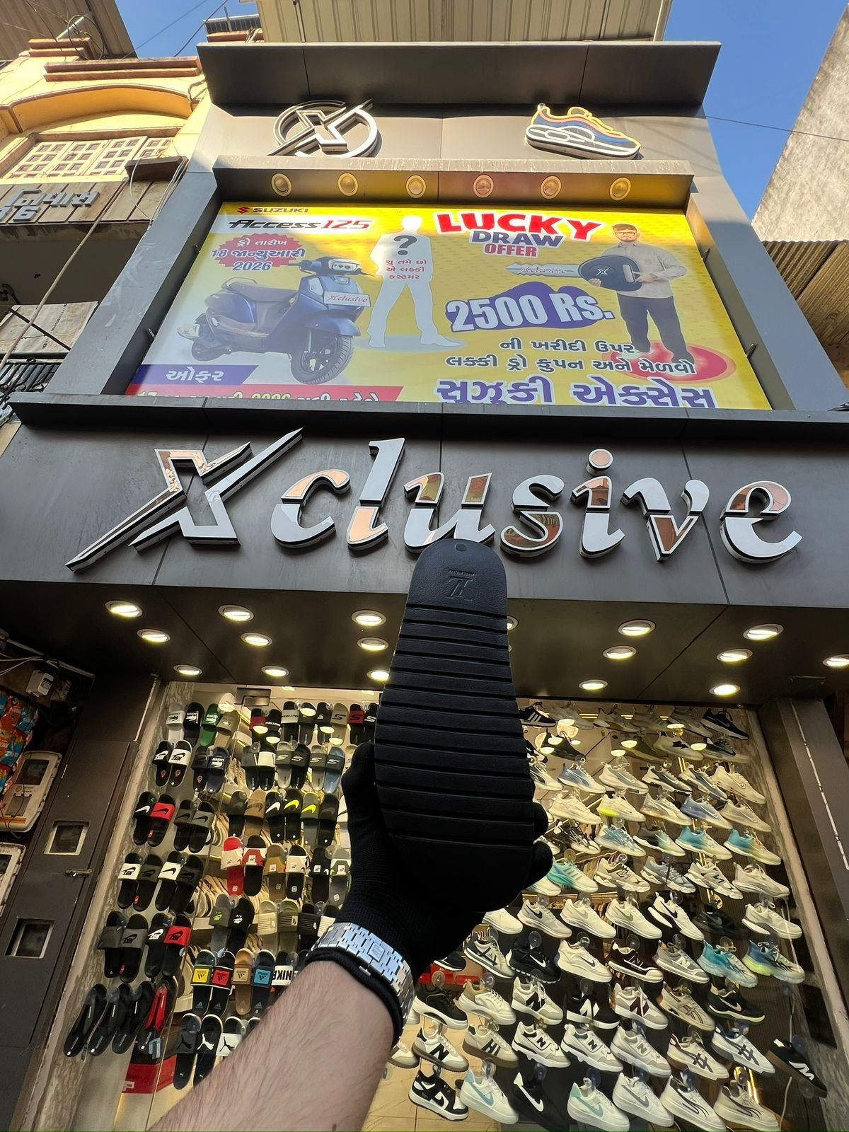 LV premium Slide - Image 3