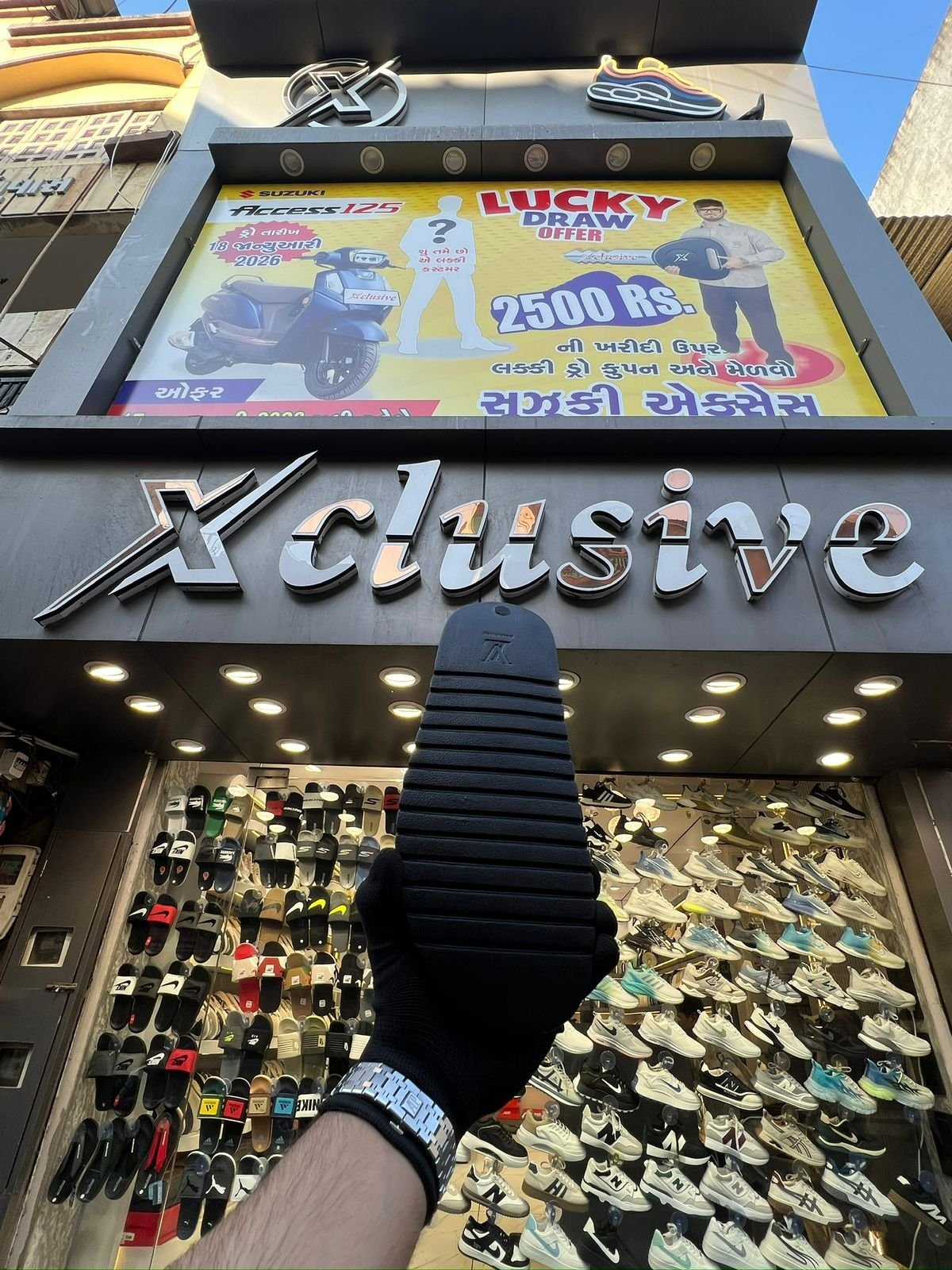 LV premium Slide - Image 2
