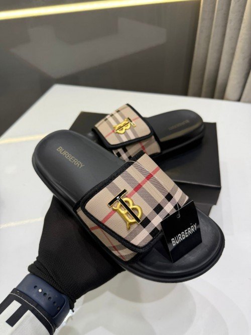 Burberry Soft-Bottom Slider