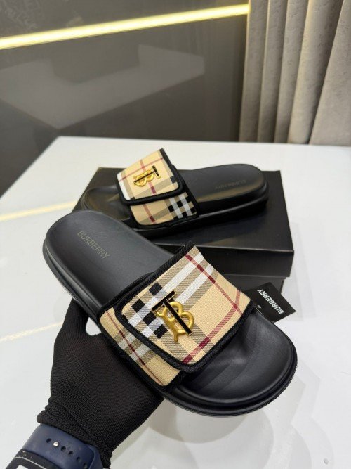 Burberry Soft-Bottom Slider