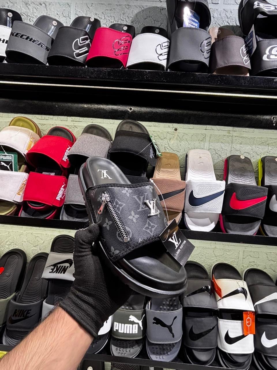 LV SLIDE LATEST EDITION