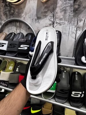 SKECHERS HYPEBURST ULTRA COMFORT.
