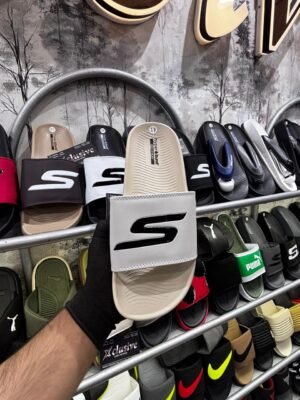 SKECHERS HYPEBURST ULTRA COMFORT.