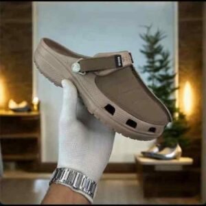 CROcSS YUKON CLOG TAN
