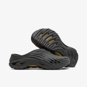 CrocsS Echo Wave Clogs Black Sand