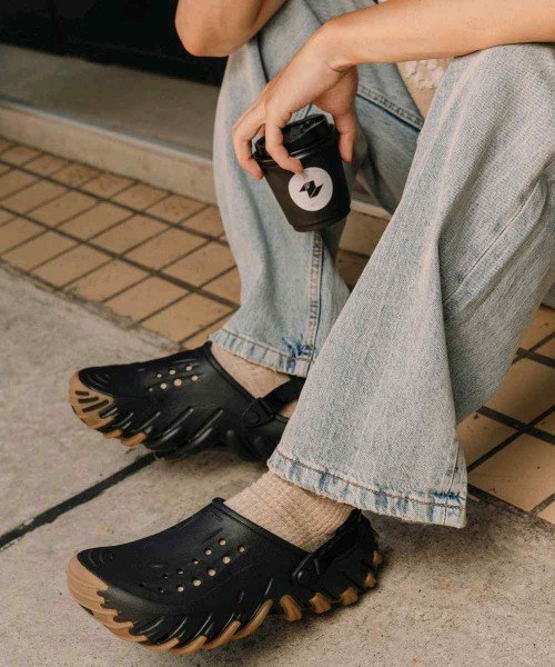 CROCCS CLOGS ECHO GUM BLACK FOR MEN - Image 2