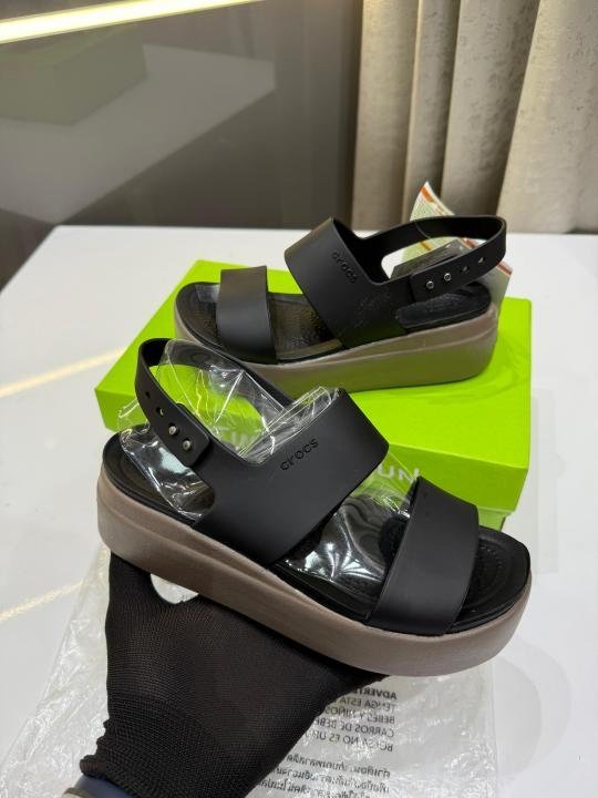 wmn s Crocccss brooklyn slingback low wedge sandals for her