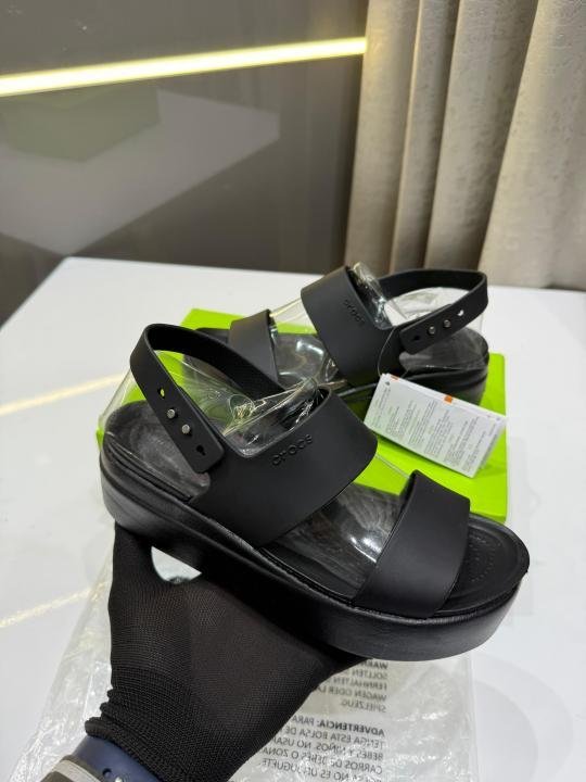 wmn s Crocccss brooklyn slingback low wedge sandals for her