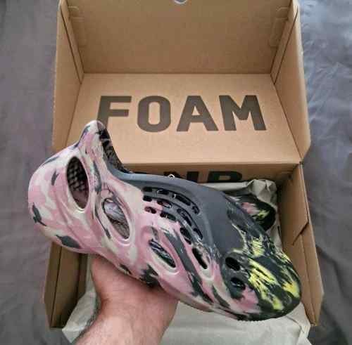 Adidass Yeezy Foamrunner MX Carbon - Image 2