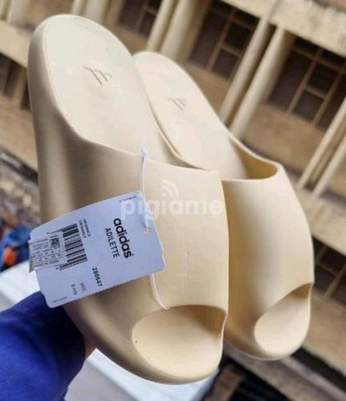 Adida_s Yeezy Kenya Slides Bone - Image 2