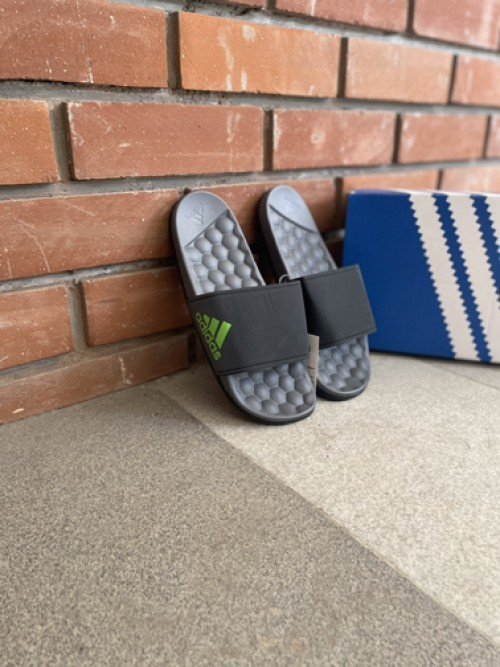 Adida_s Metropolitan Soft Grey Slides