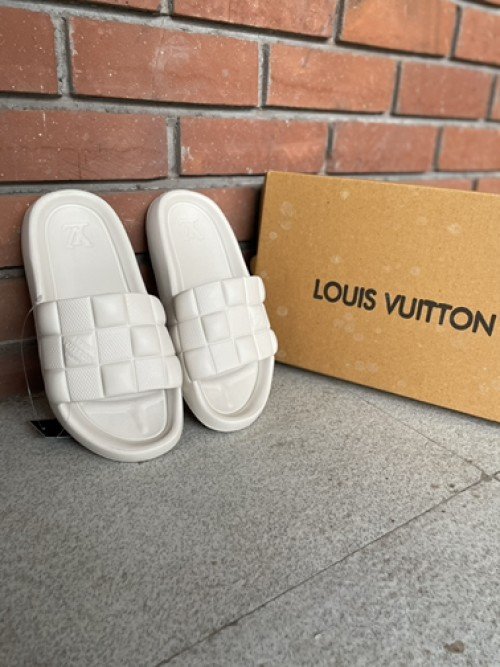 Louis Vuitton Waterfront Mules Chex Maxi Damier Rubber Cream Slide