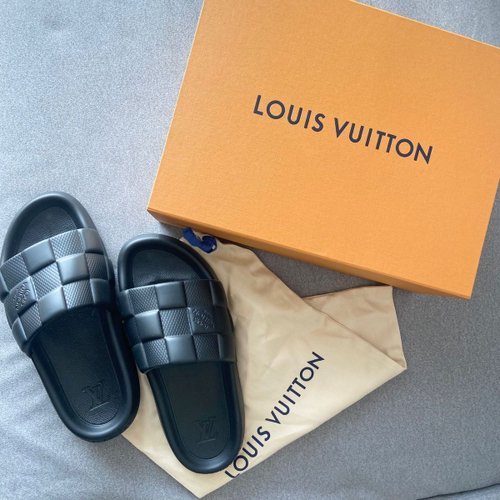 Louis Vuitton Waterfront Mules Chex Maxi Damier Rubber Black Slide - Image 2