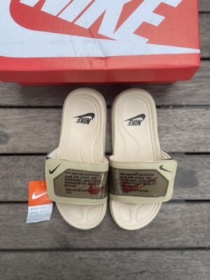 Nik_e Swoosh Sportswear Cream Slide