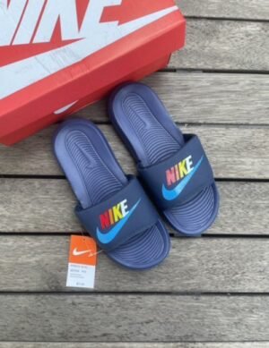 Nik_e Victori One Be True Blue Slide